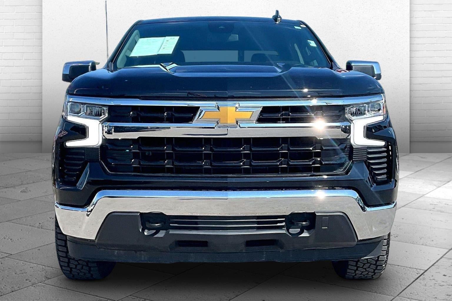 Used 2024 Chevrolet Silverado 1500 LT AWD/4WD image 2