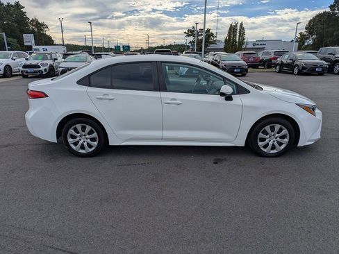 Used 2022 Toyota Corolla LE image 7