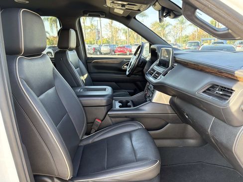 Used 2023 Chevrolet Suburban Premier image 29
