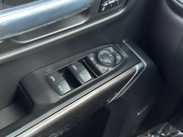Used 2020 Chevrolet Silverado 1500 LTZ w/ LTZ Plus Package AWD/4WD image 34