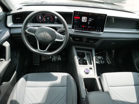 New 2026 Volkswagen Tiguan SE AWD/4WD image 7