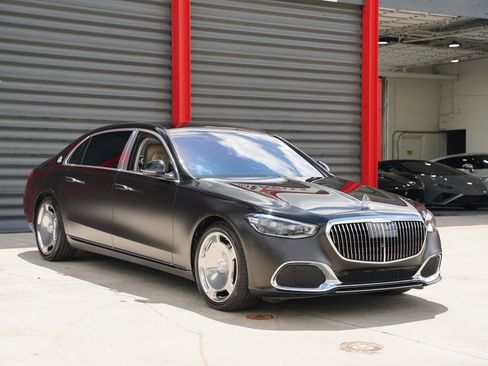 Used 2024 Mercedes-Benz Maybach S 580 4MATIC image 2