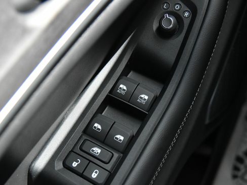 Used 2023 Jeep Grand Cherokee 4WD 4xe image 38