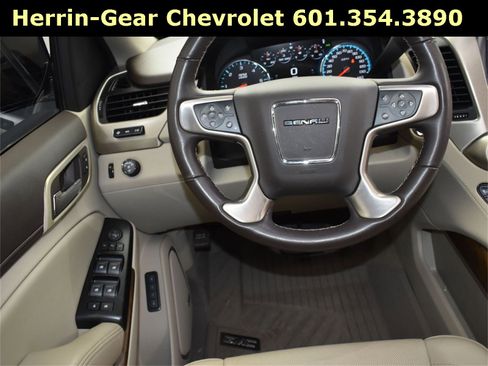 Used 2020 GMC Yukon Denali w/ Denali Ultimate Package image 7