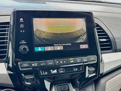 Used 2019 Honda Odyssey EX image 10
