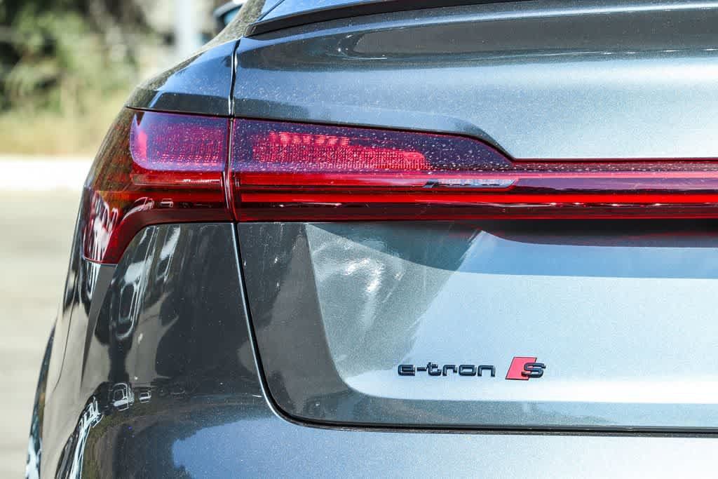 Used 2023 Audi e-tron S Prestige w/ Prestige Package AWD/4WD image 7