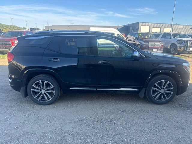 Used 2018 GMC Terrain Denali w/ Advanced Safety Package AWD/4WD image 12