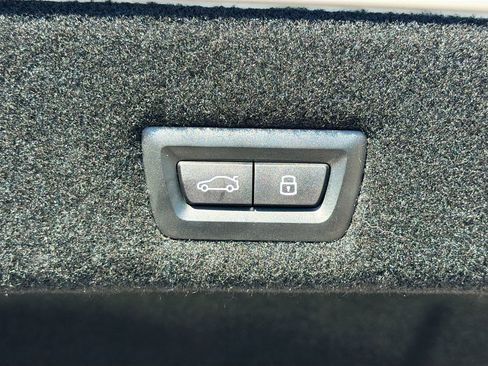 Certified 2025 BMW 740i image 14