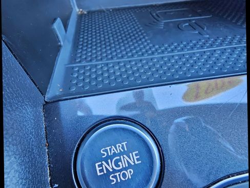 Used 2021 Volkswagen Tiguan SE R-Line image 30