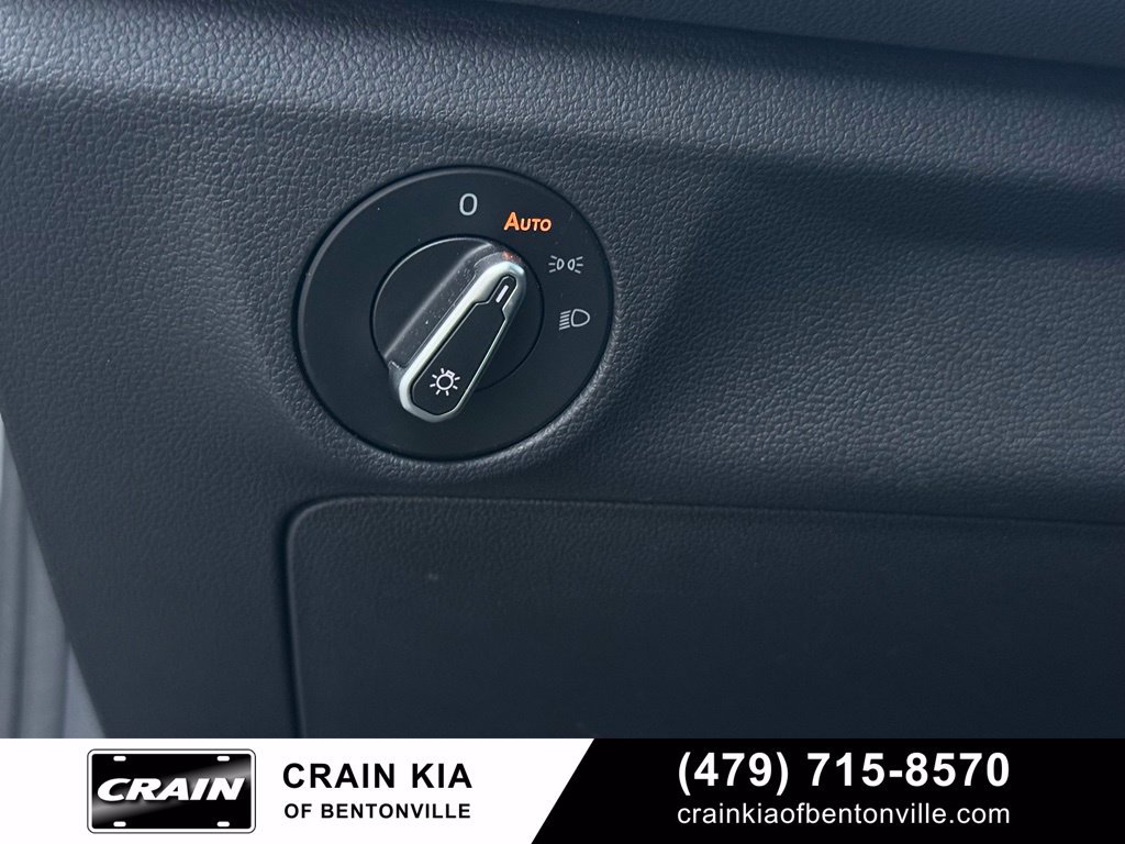 Used 2025 Volkswagen Jetta Sport FWD image 12