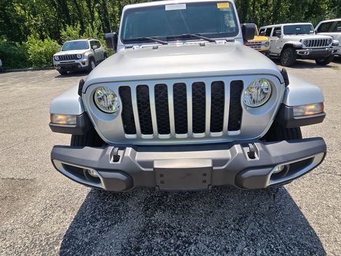 Used 2023 Jeep Gladiator Sport AWD/4WD image 12