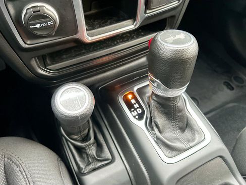 Used 2022 Jeep Wrangler Unlimited Sport AWD/4WD image 26