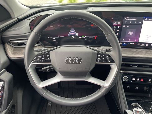 Certified 2025 Audi Q5 Premium Plus w/ Premium Plus AWD/4WD image 9
