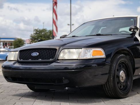 Used 2011 Ford Crown Victoria Police Interceptor RWD image 5