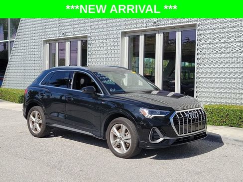 Used 2024 Audi Q3 2.0T Premium w/ Convenience Package AWD/4WD image 1
