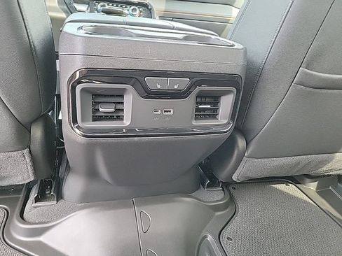Used 2025 GMC Sierra 1500 AT4 w/ AT4 Premium Package AWD/4WD image 9