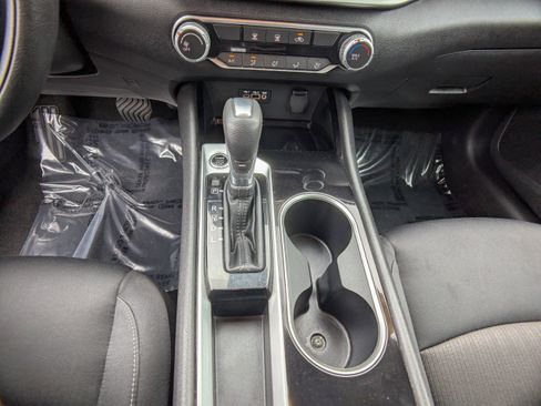 Used 2024 Nissan Altima 2.5 SV FWD image 21