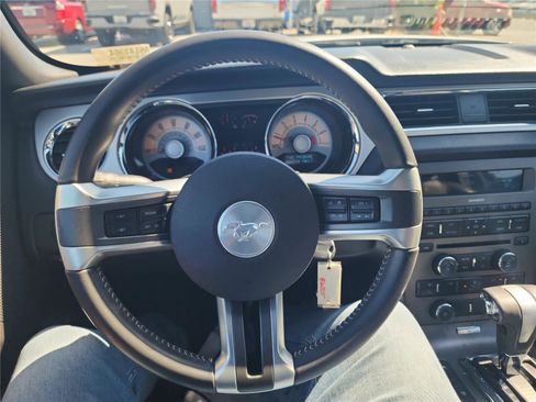 Used 2010 Ford Mustang Premium image 25