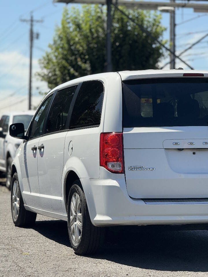 Used 2019 Dodge Grand Caravan SE w/ UConnect Hands-Free Group FWD image 6
