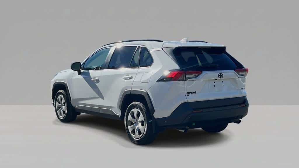 Used 2019 Toyota RAV4 LE FWD image 6