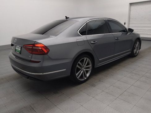 Used 2017 Volkswagen Passat 1.8T R-Line FWD image 10