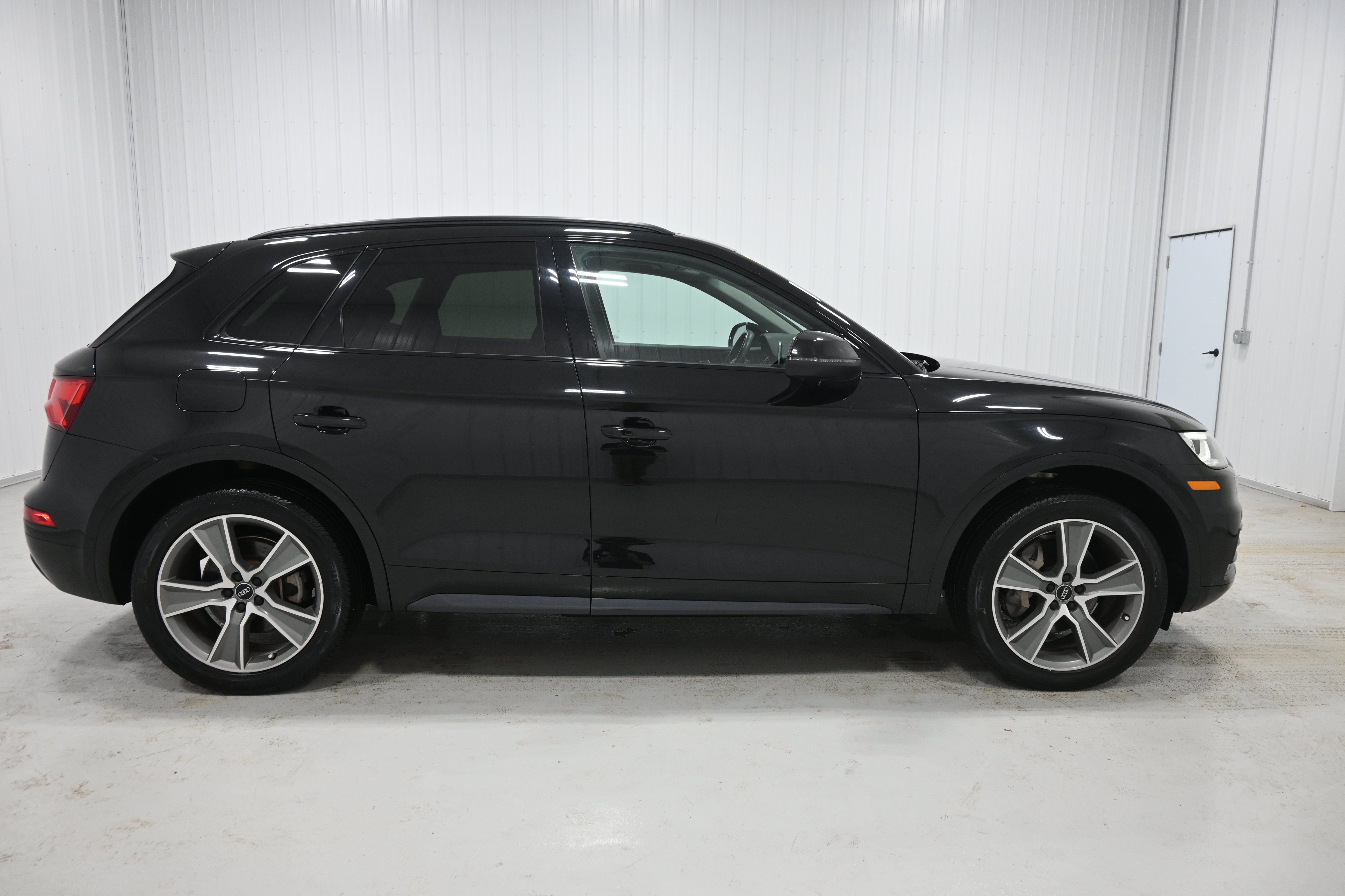 Used 2019 Audi Q5 2.0T Premium Plus w/ Premium Plus Package AWD/4WD image 31