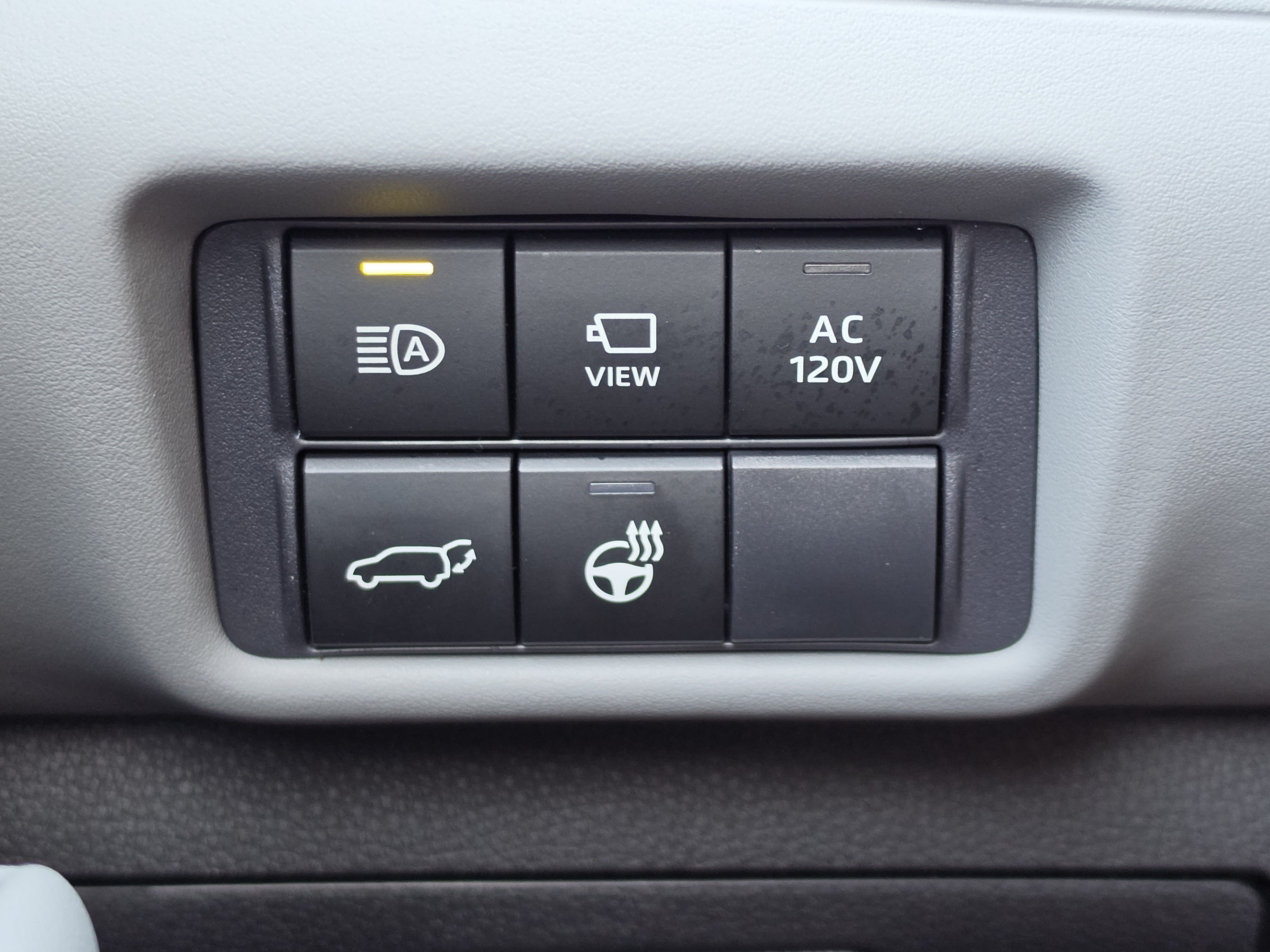 Certified 2026 Toyota Highlander Limited AWD/4WD image 18