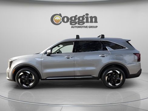 Used 2025 Kia Sorento EX image 2