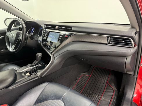 Used 2019 Toyota Camry SE w/ Convenience Package image 25