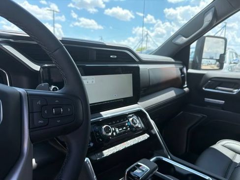 Used 2026 GMC Sierra 1500 Denali w/ Denali Reserve Package AWD/4WD image 17