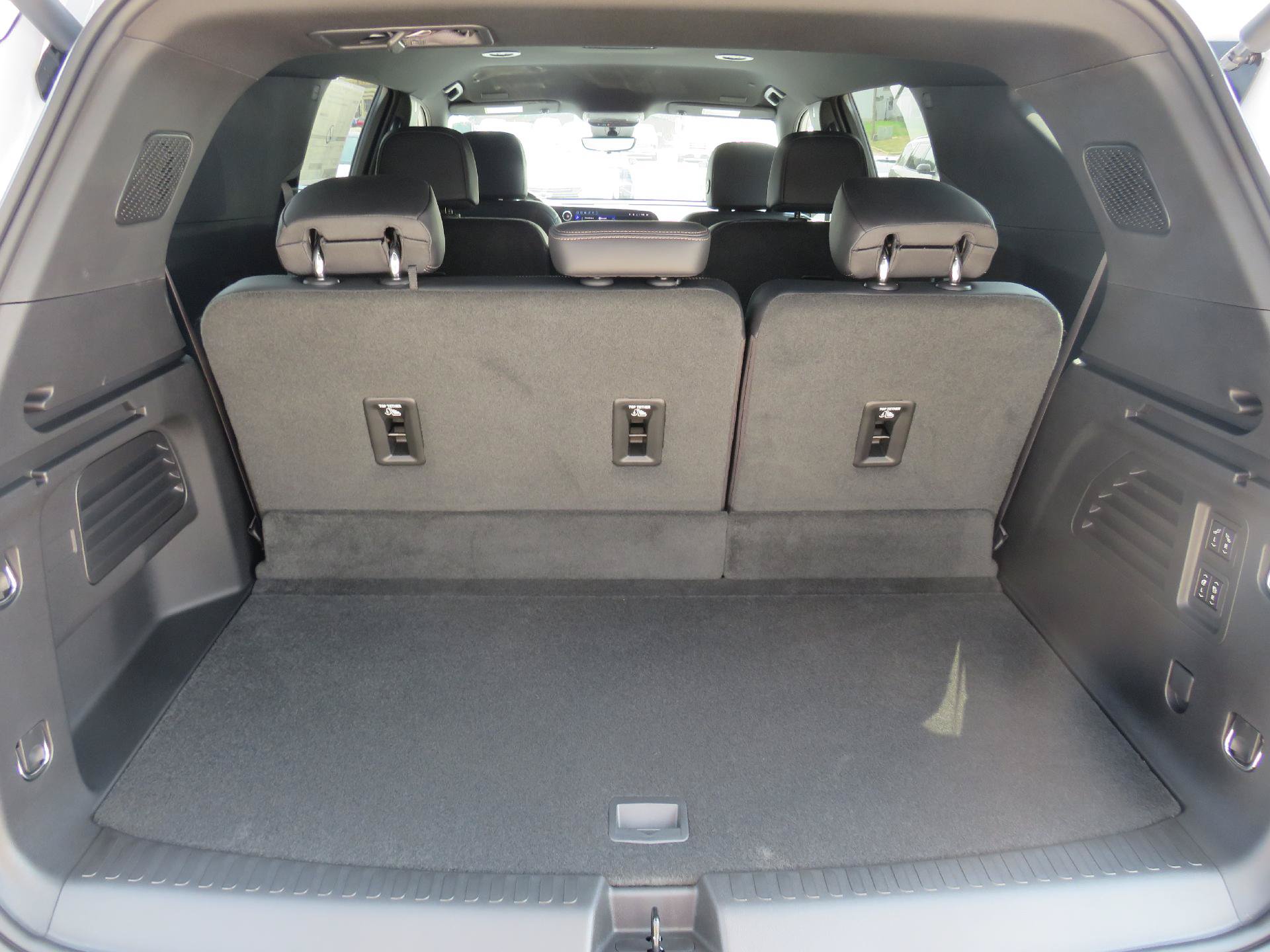 New 2026 Chevrolet Traverse High Country AWD/4WD image 10