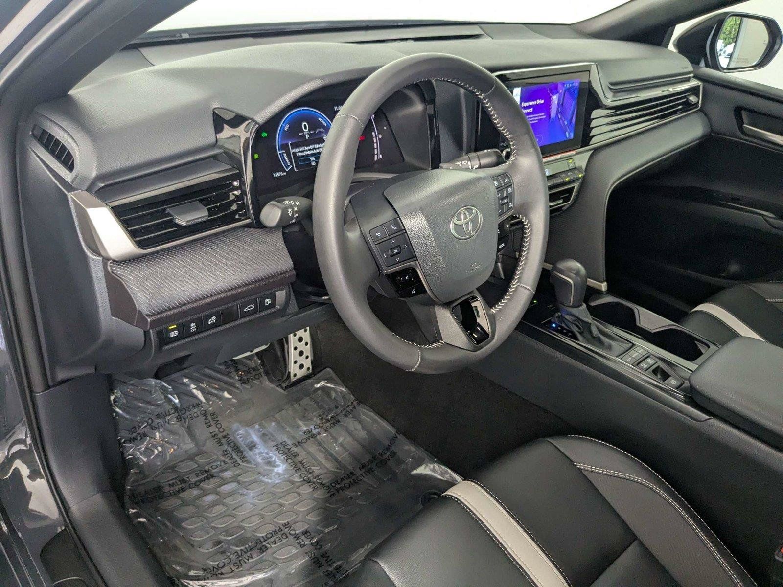 Used 2026 Toyota Camry SE FWD image 11