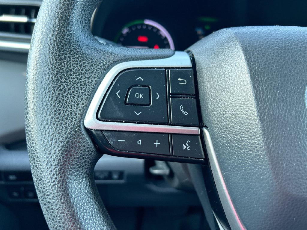 Used 2021 Toyota Sienna LE FWD image 16