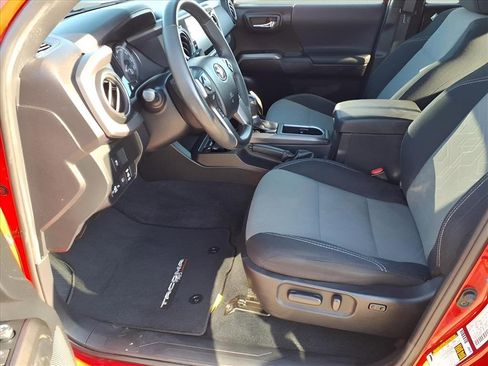 Used 2022 Toyota Tacoma SR image 14