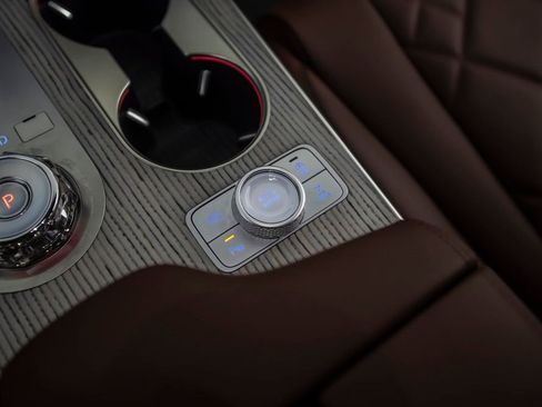 Used 2025 Genesis GV80 3.5T Prestige image 30