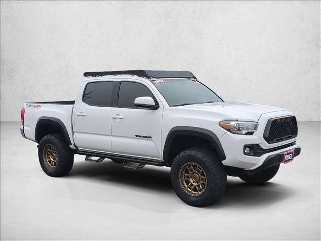 Used 2017 Toyota Tacoma TRD Off-Road w/ Tow Package (A/T) AWD/4WD image 3