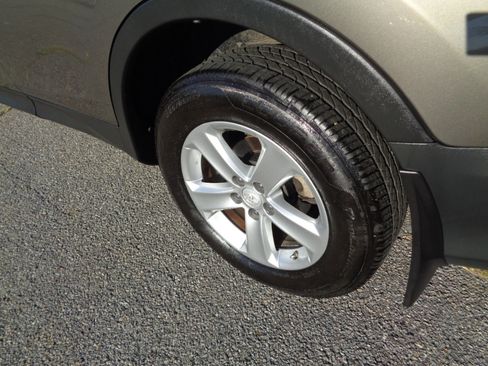 Used 2013 Toyota RAV4 XLE image 29