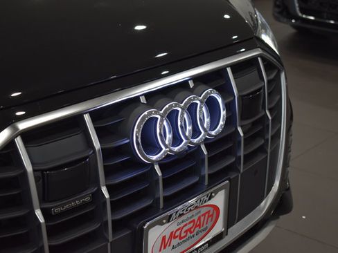 Used 2023 Audi Q7 3.0T Premium w/ Convenience Package AWD/4WD image 3