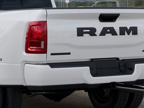 New 2026 RAM 3500 Big Horn AWD/4WD image 40