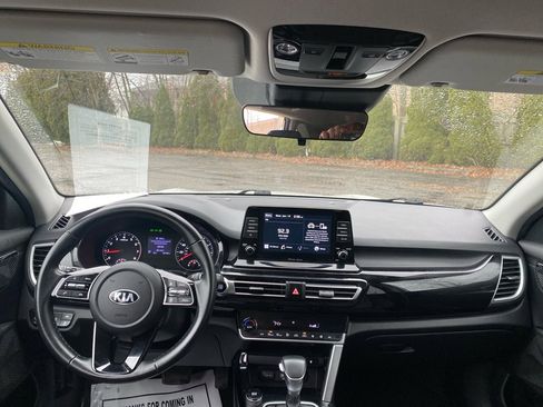 Used 2021 Kia Seltos EX image 19