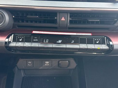 Used 2024 Toyota Prius Prime FWD image 29