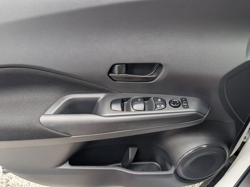 Certified 2024 Nissan Kicks S image 32