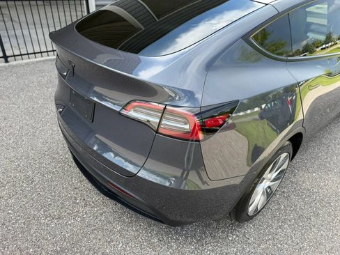 Used 2021 Tesla Model Y 2WD image 9