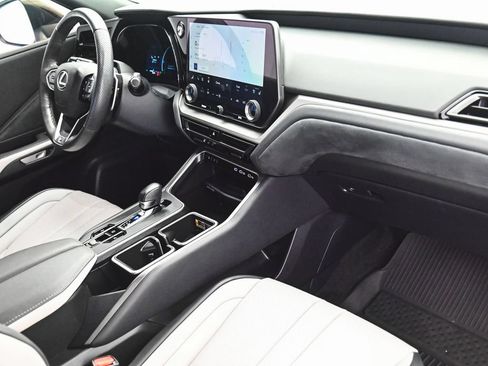 Used 2024 Lexus TX 500h AWD w/ Technology Package image 39