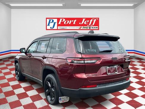 Used 2023 Jeep Grand Cherokee L Limited w/ Black Appearance Package AWD/4WD image 5