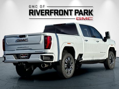 New 2026 GMC Sierra 2500 Denali w/ Denali Reserve Package AWD/4WD image 3