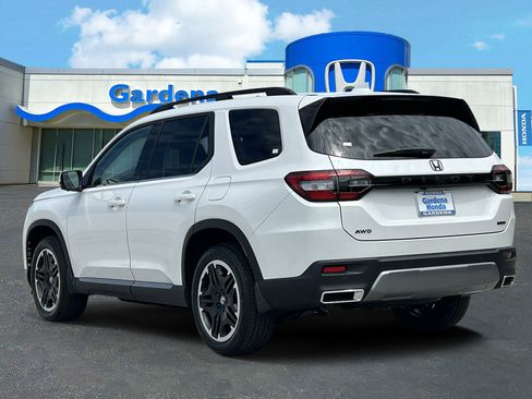 New 2026 Honda Pilot image 4