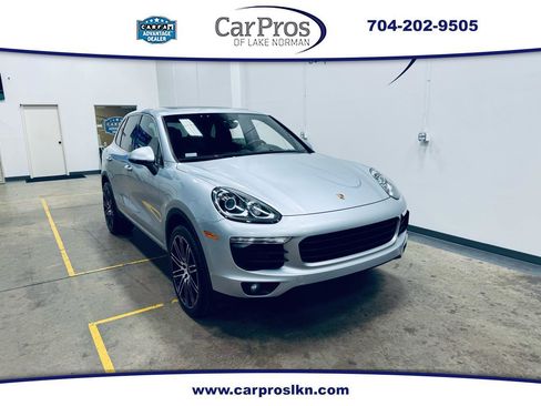 Used 2016 Porsche Cayenne S image 1
