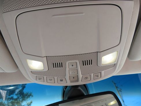 Used 2013 Lincoln MKZ Reserve image 24