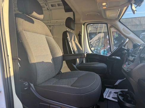 Used 2020 RAM ProMaster 2500 w/ Interior Convenience Group image 18